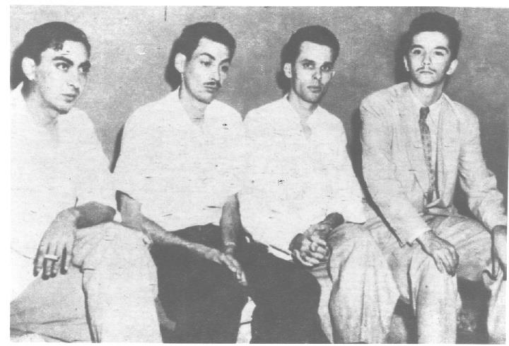 Foto de Armando el primero por la derecha junto a sus compañeros del MNR, cuando ya se encontraban detenidos en el Buró de Investigaciones.  